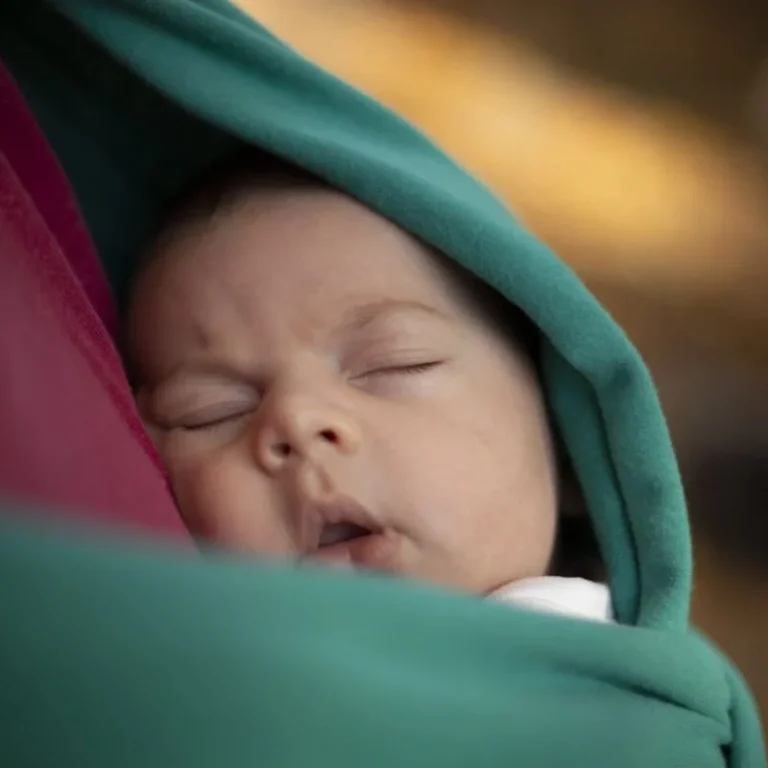 babywearing-1200x800