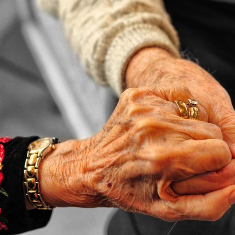 coppia-anziani-amore