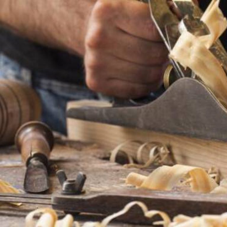 falegname-118154.660x368